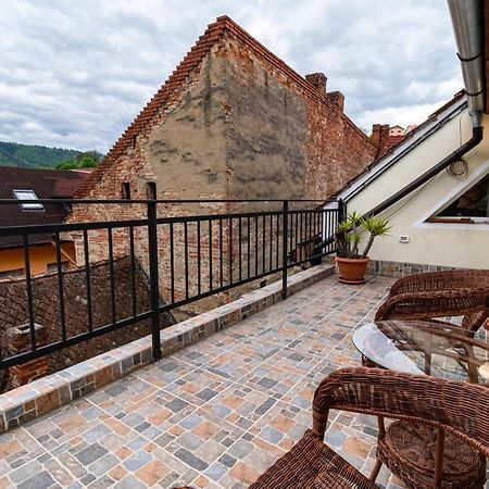 Residence 48 Beautiful Building Within Moments From The Old Town Of Braşov Exteriör bild