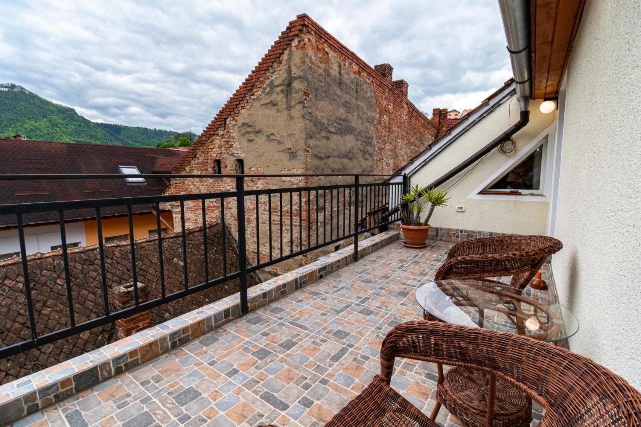 Residence 48 Beautiful Building Within Moments From The Old Town Of Braşov Exteriör bild