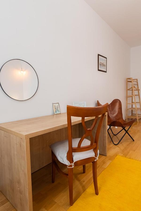 Residence 48 Beautiful Building Within Moments From The Old Town Of Braşov Exteriör bild