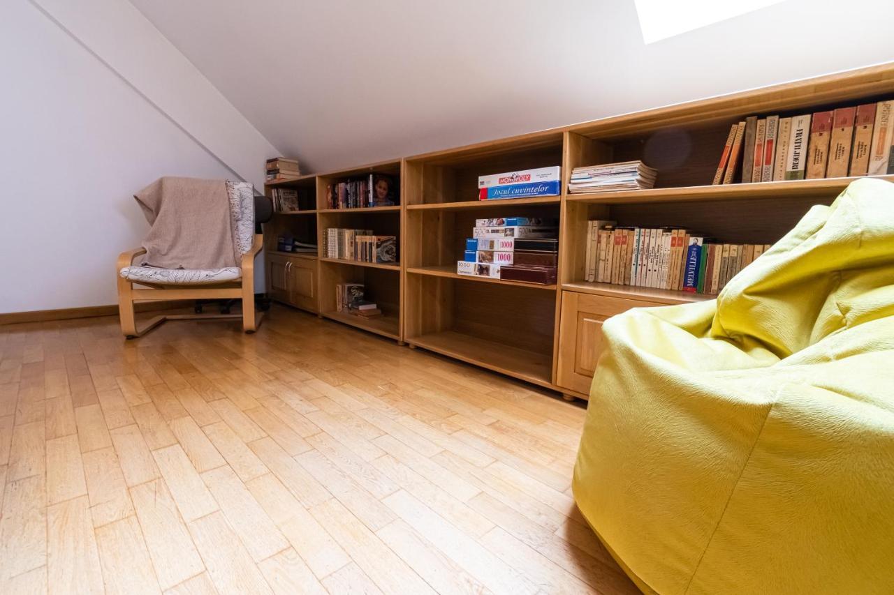 Residence 48 Beautiful Building Within Moments From The Old Town Of Braşov Exteriör bild
