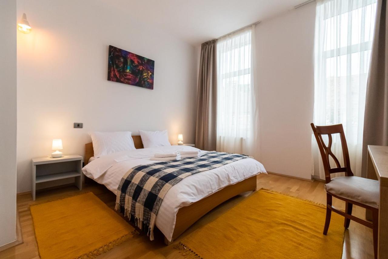 Residence 48 Beautiful Building Within Moments From The Old Town Of Braşov Exteriör bild