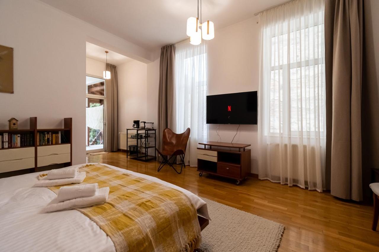 Residence 48 Beautiful Building Within Moments From The Old Town Of Braşov Exteriör bild