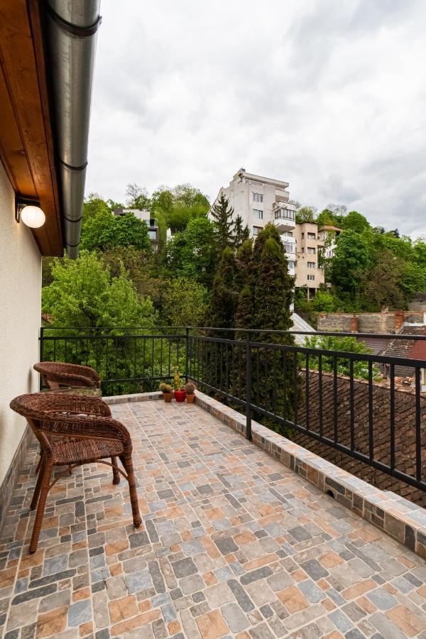 Residence 48 Beautiful Building Within Moments From The Old Town Of Braşov Exteriör bild