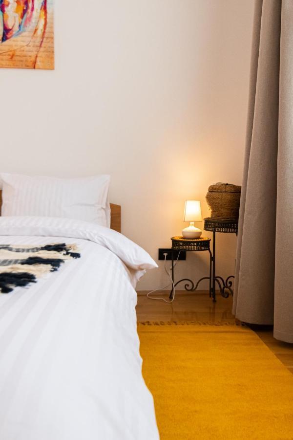 Residence 48 Beautiful Building Within Moments From The Old Town Of Braşov Exteriör bild