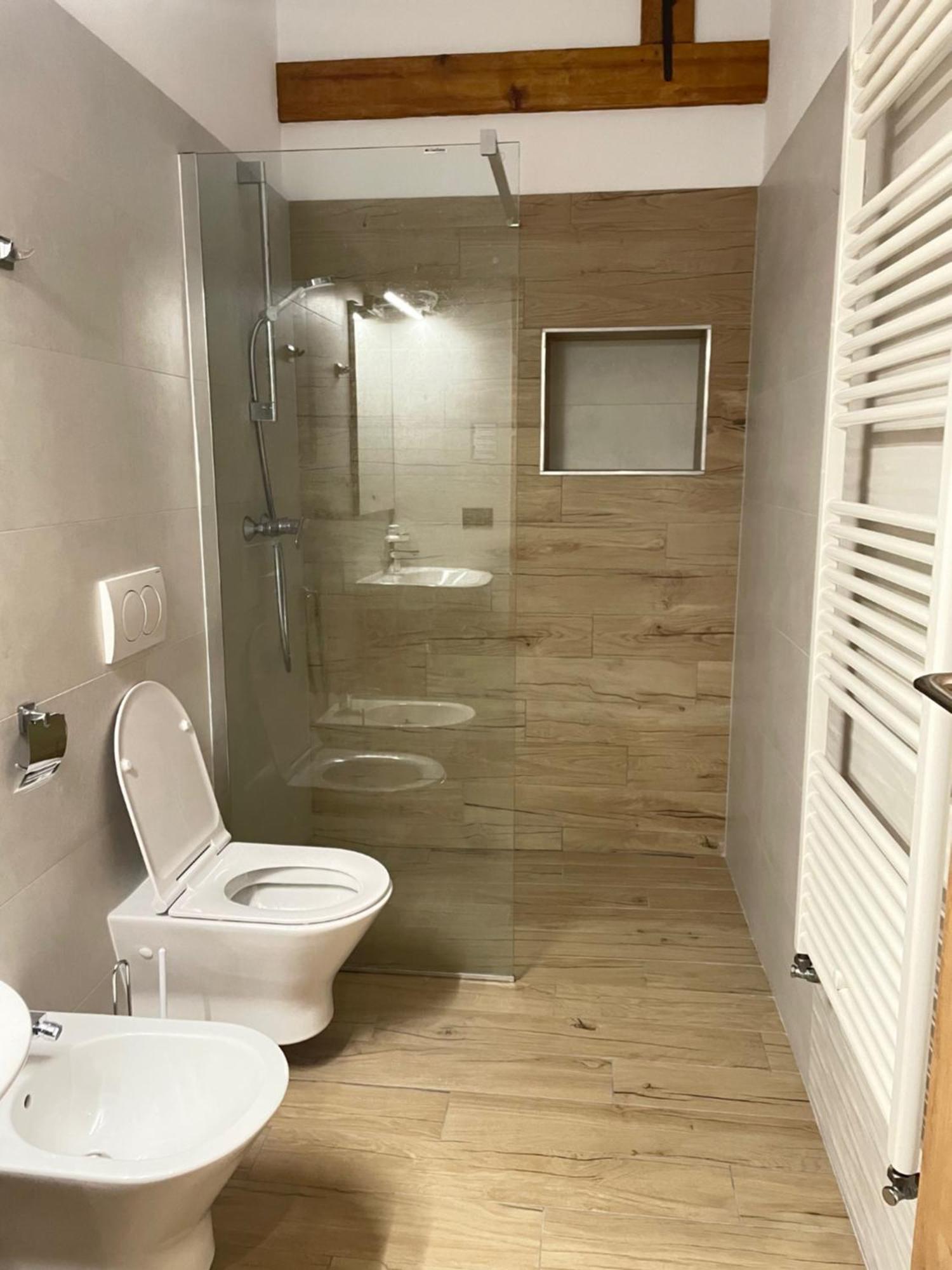 Residence 48 Beautiful Building Within Moments From The Old Town Of Braşov Exteriör bild