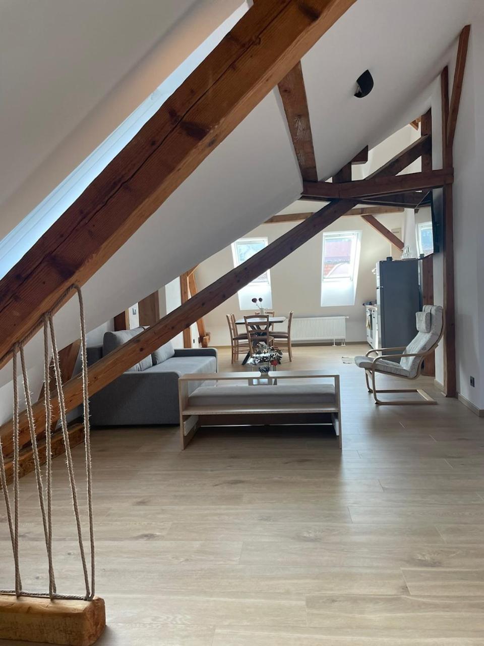 Residence 48 Beautiful Building Within Moments From The Old Town Of Braşov Exteriör bild