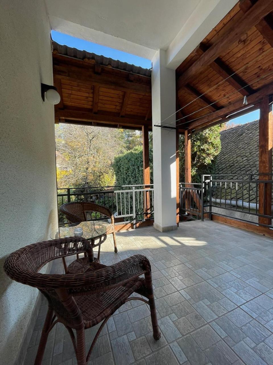 Residence 48 Beautiful Building Within Moments From The Old Town Of Braşov Exteriör bild