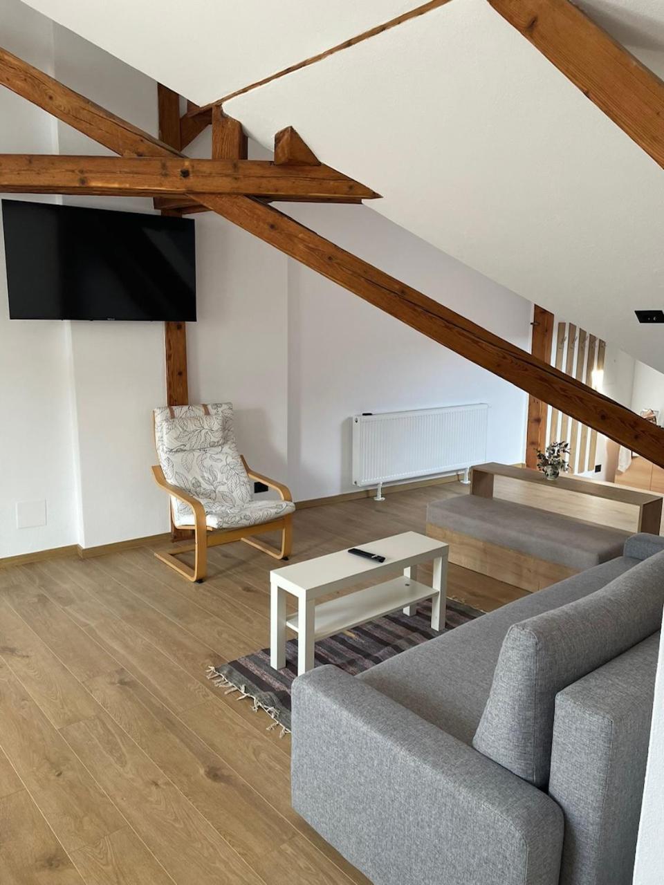 Residence 48 Beautiful Building Within Moments From The Old Town Of Braşov Exteriör bild
