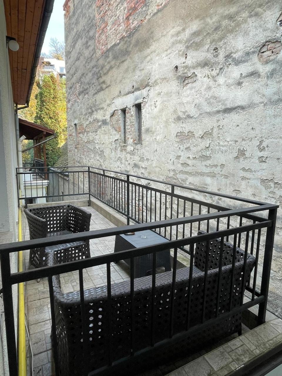 Residence 48 Beautiful Building Within Moments From The Old Town Of Braşov Exteriör bild